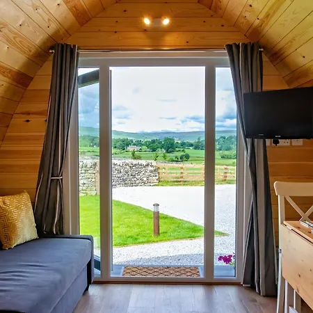 مكان تخييم Malhamdale Glamping سكيبتون