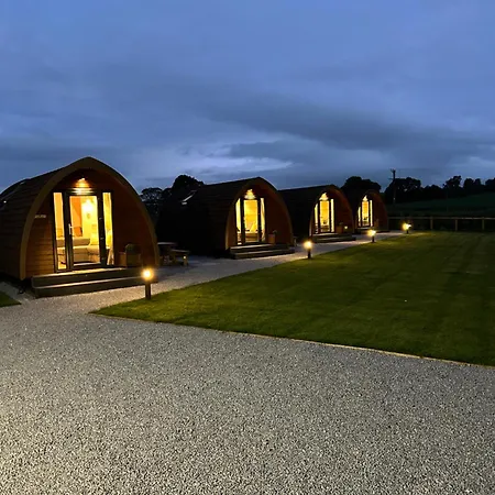 مكان تخييم Malhamdale Glamping *