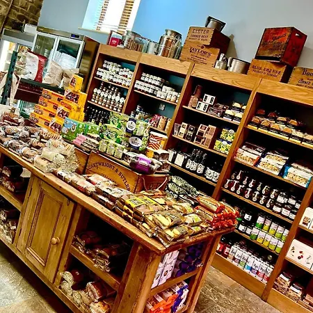 Malhamdale Glamping *